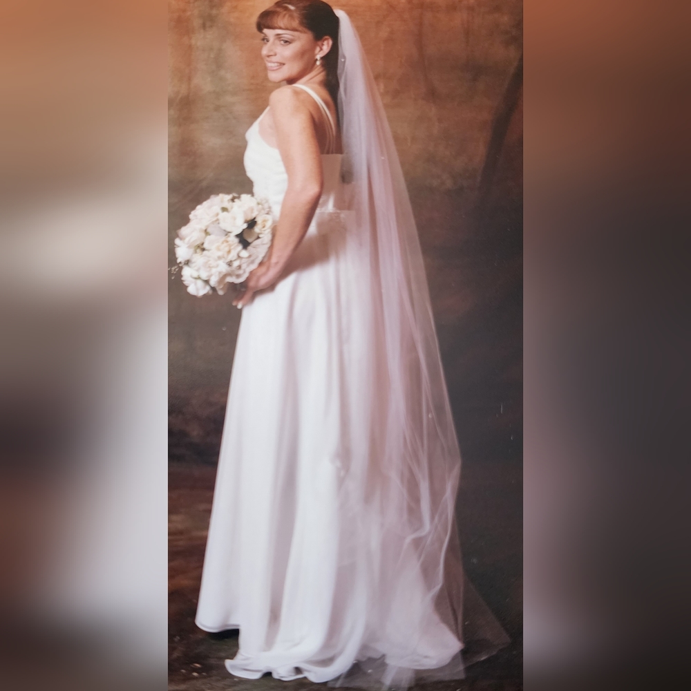 Wedding Dress. Exc Condition